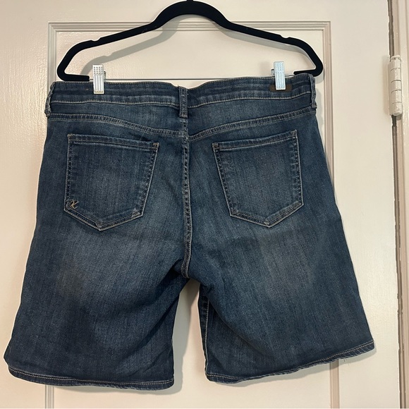 Kut Catherine Boyfriend Shorts, Size 14 - Picture 2 of 3